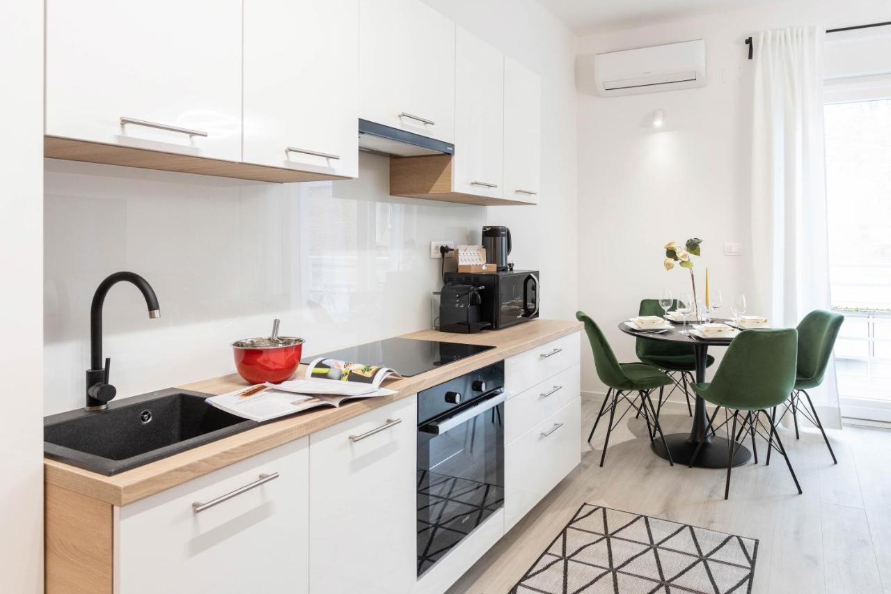 شقة Design Triplex In The City Center With A Balcony زغرب المظهر الخارجي الصورة