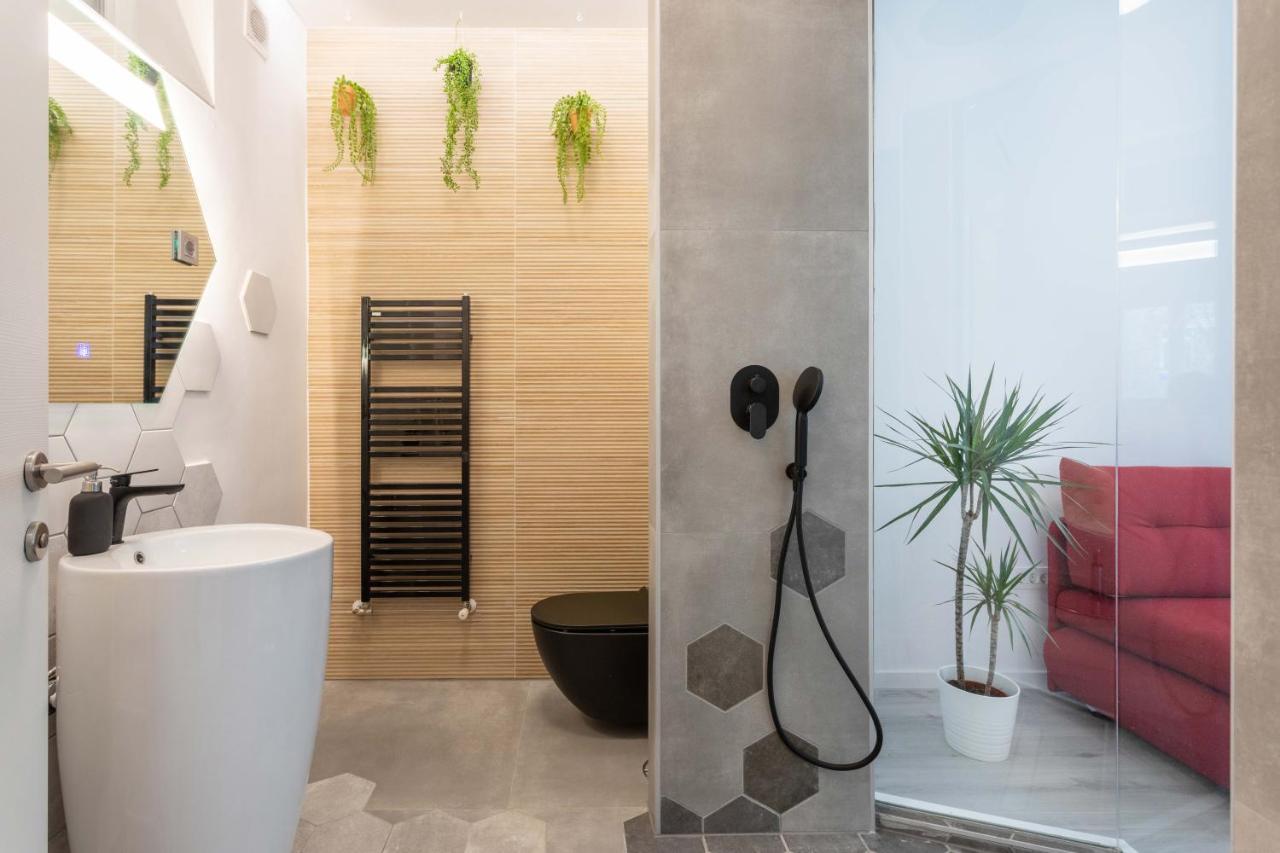 شقة Design Triplex In The City Center With A Balcony زغرب المظهر الخارجي الصورة