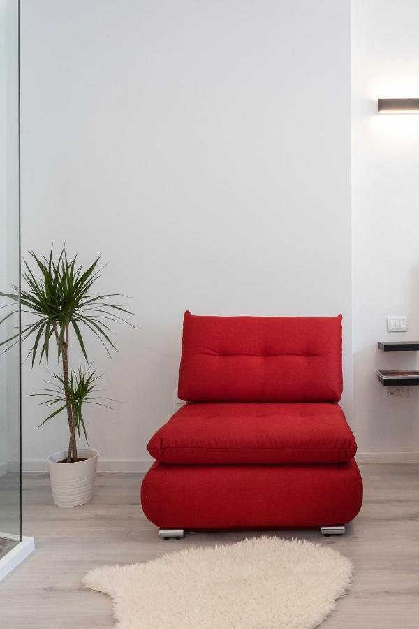 شقة Design Triplex In The City Center With A Balcony زغرب المظهر الخارجي الصورة